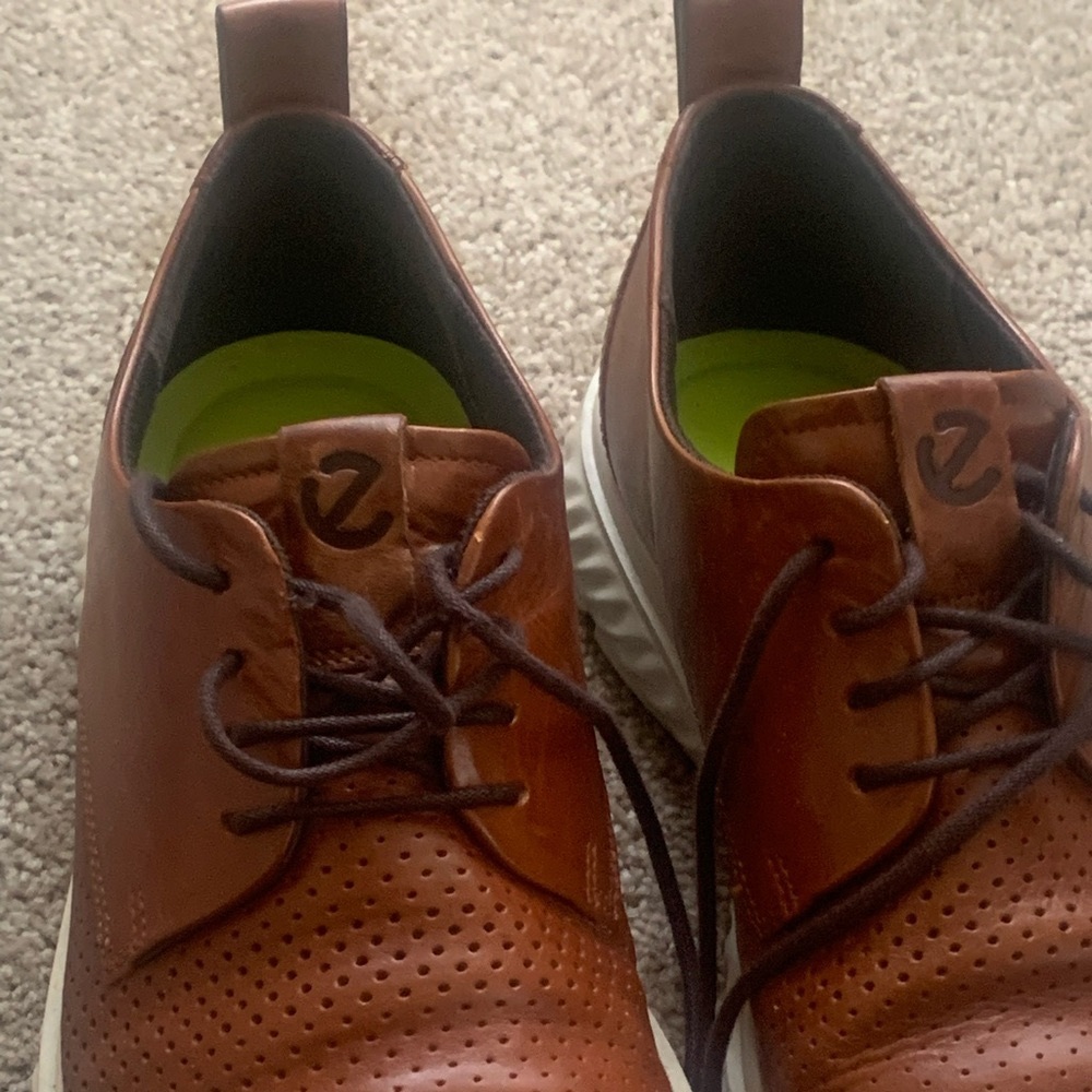 Ecco white bottom shoes